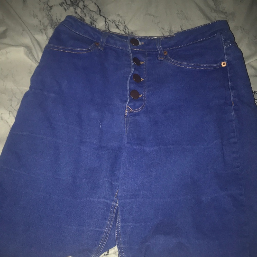 High waisted blue jeans